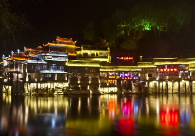 夜游鳳凰古城，感受別樣的古城美
